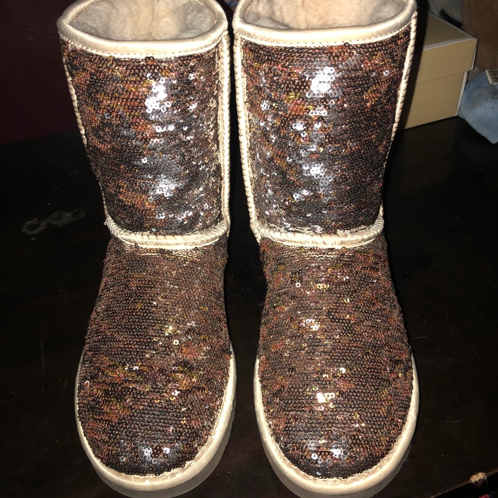 Glitter gold Ugg’s